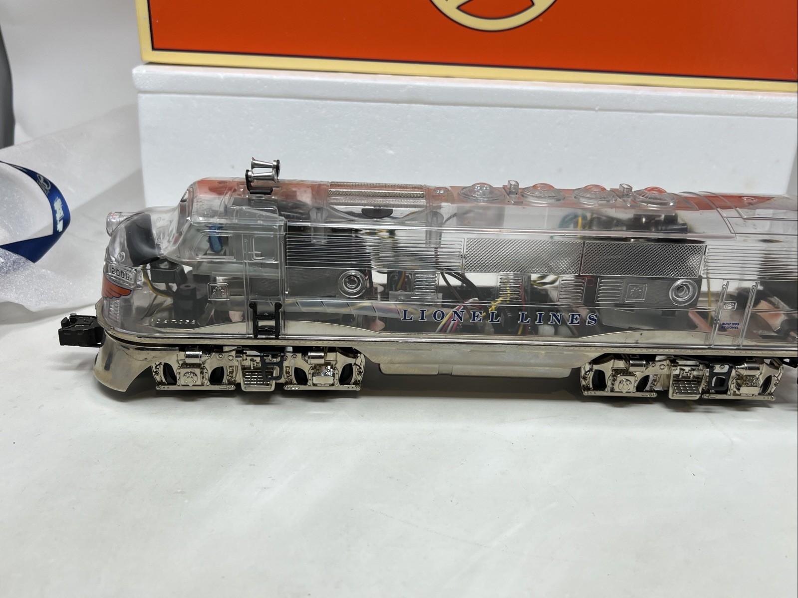 Lionel 6-38151 O Lionel Lines F3A Powered Clear Cab Diesel Locomotive #2000 LN