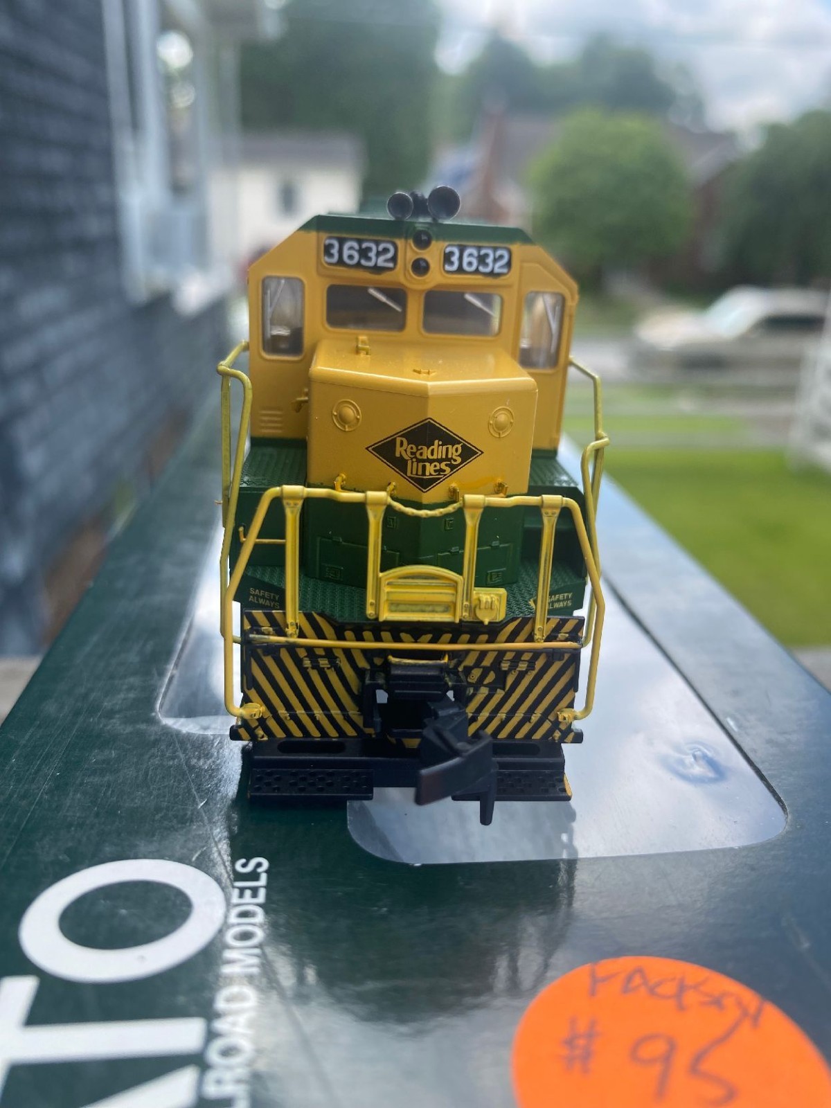 Kato GP35 Reading #3632 NOS HO custom number boards complete, Conrail
