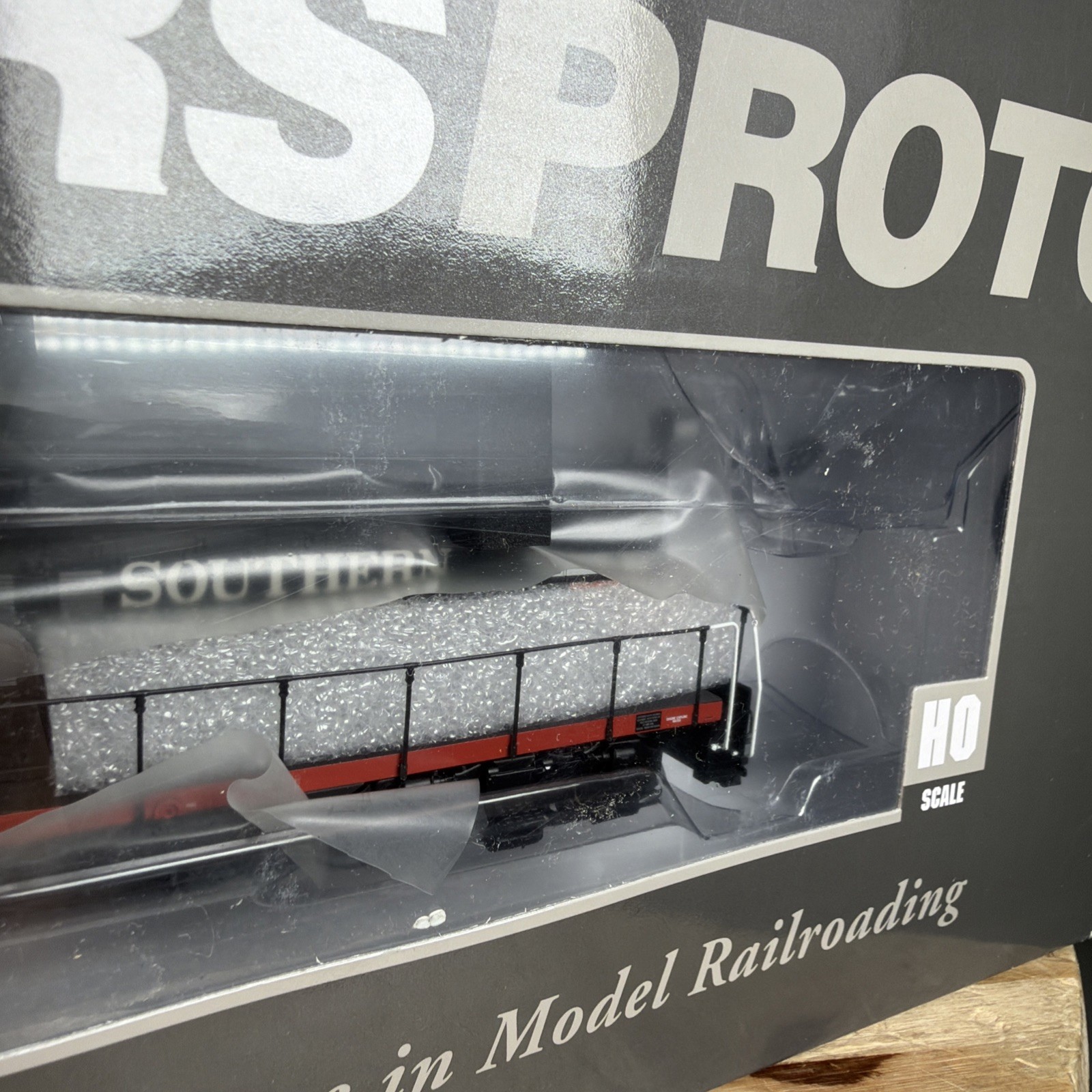 Walthers Proto EMD GP9 Locomotive Southern Pacific #5600 920-40880 HO w/ESU DCC