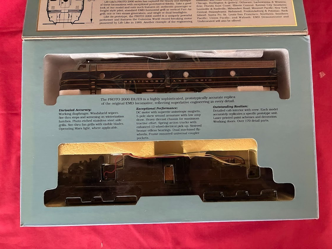 2 Proto 2000 B&O E8/9 no 28 & 26 Locomotive EMD E8 8092 & 8087 Open Box New #99