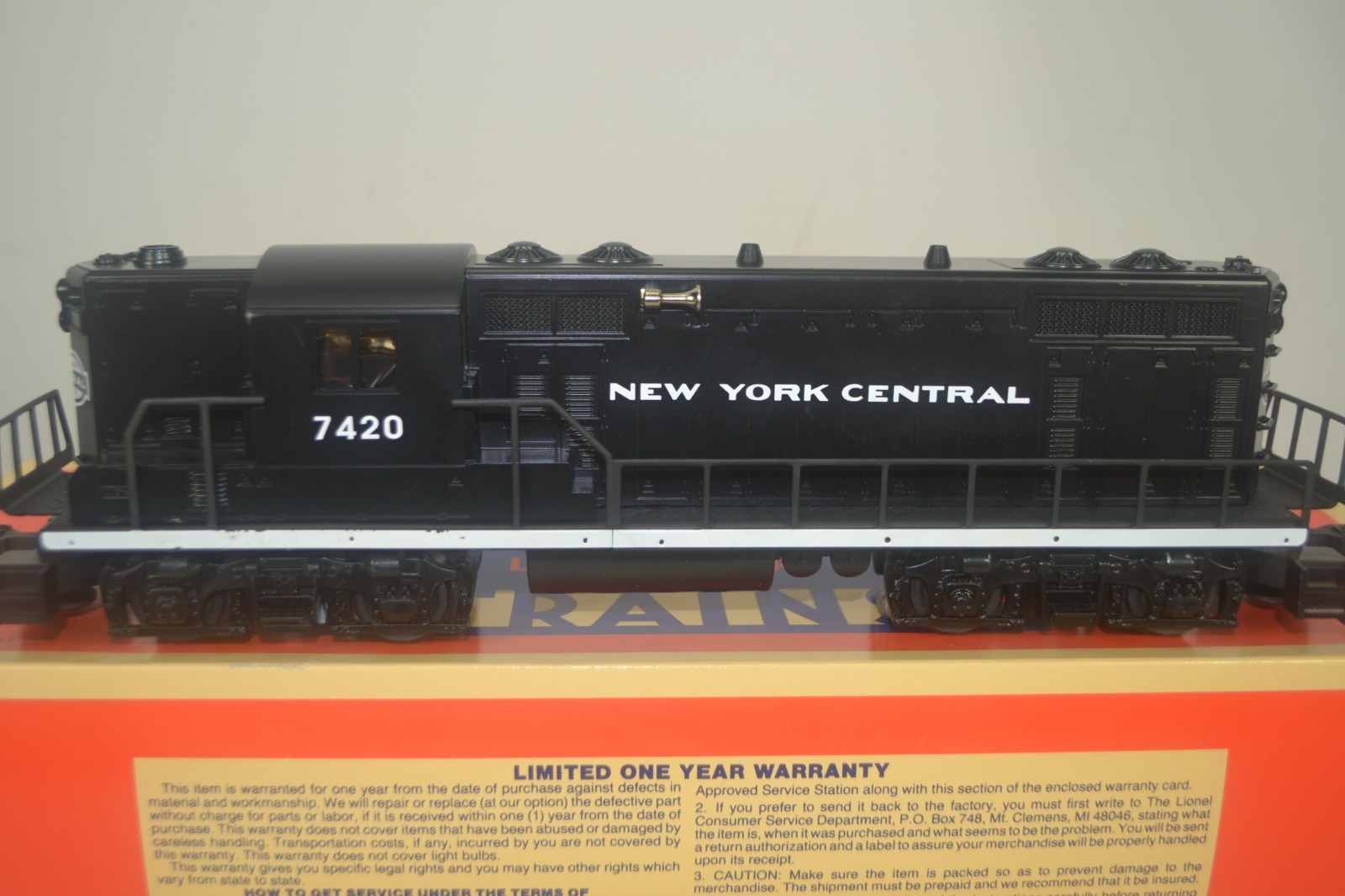 LIONEL 6-18513 NEW YORK CENTRAL GP-7 DIESEL, MINT-BOXED