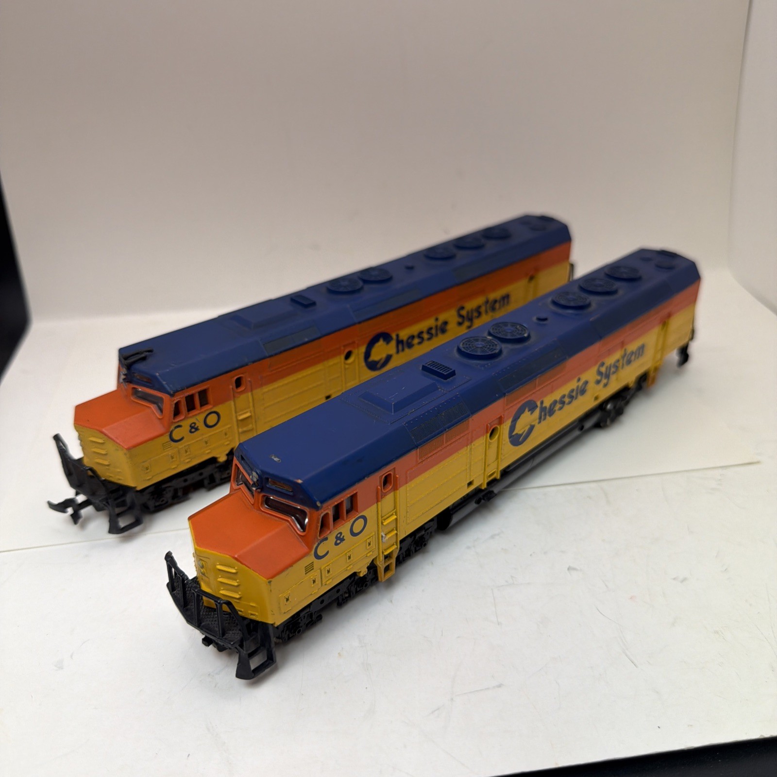 Vintage AHM Lifelike HO FP45 C&O Chessie System. Powered And Dummy