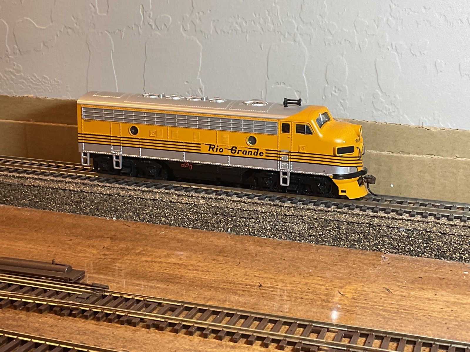 Bachmann HO Scale Denver & Rio Grande Western EMD F7A Diesel Locomotive DC