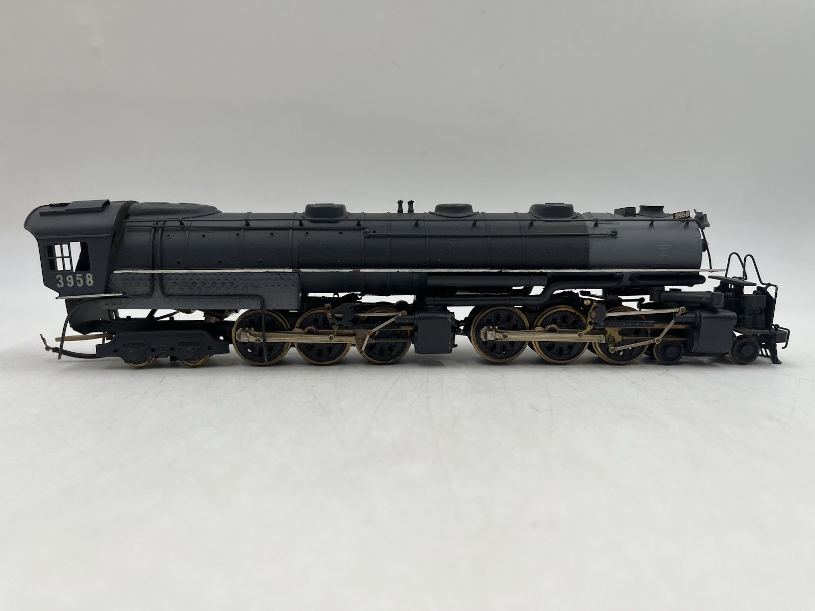 HO Brass Tetsudo Union Pacific 4-6-6-4 Challenger 3958 For parts Engine only