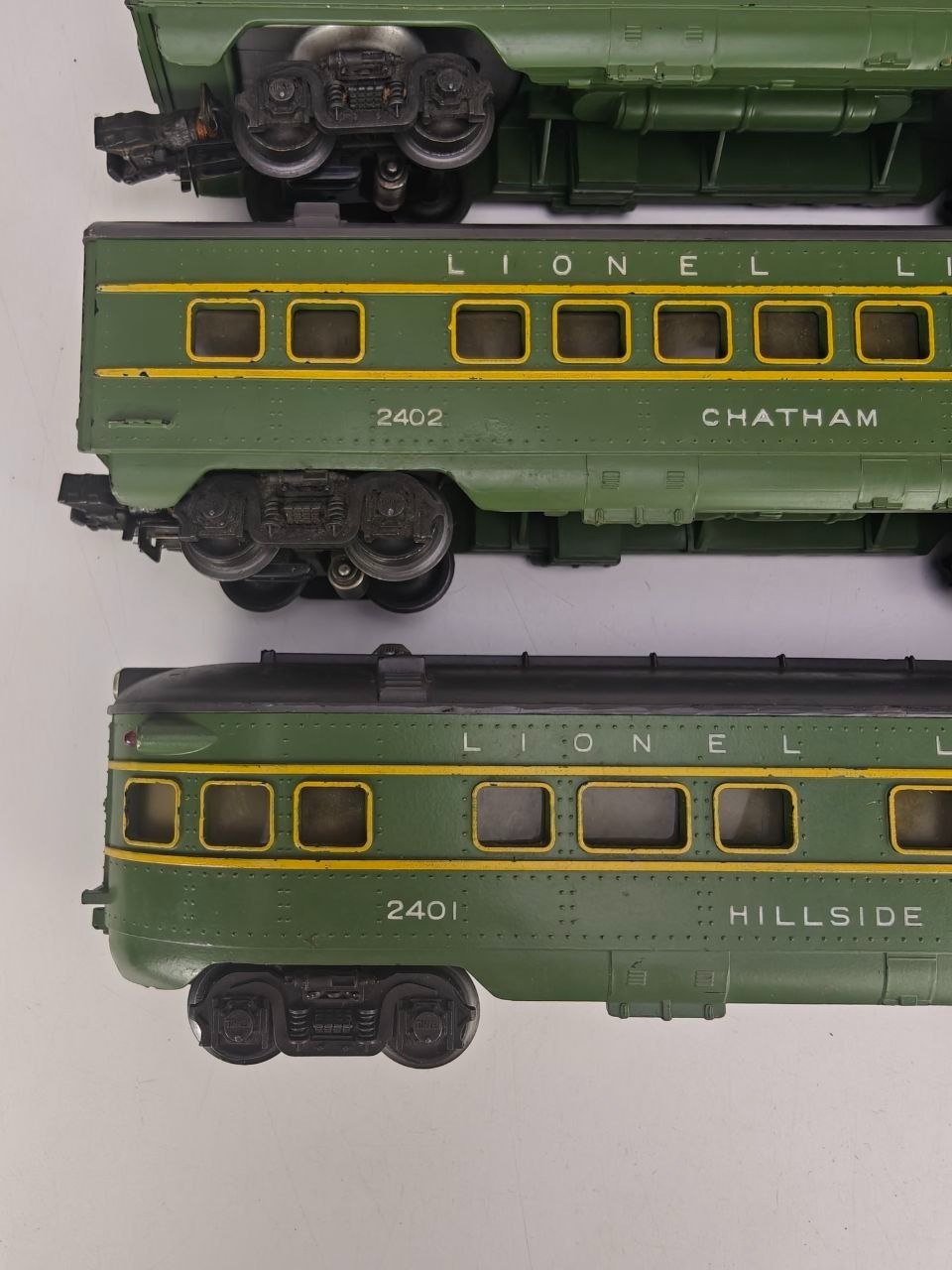 Vintage Lionel 2400 2401 2402 O-27 Green Streamliner Passenger Cars Lot 3