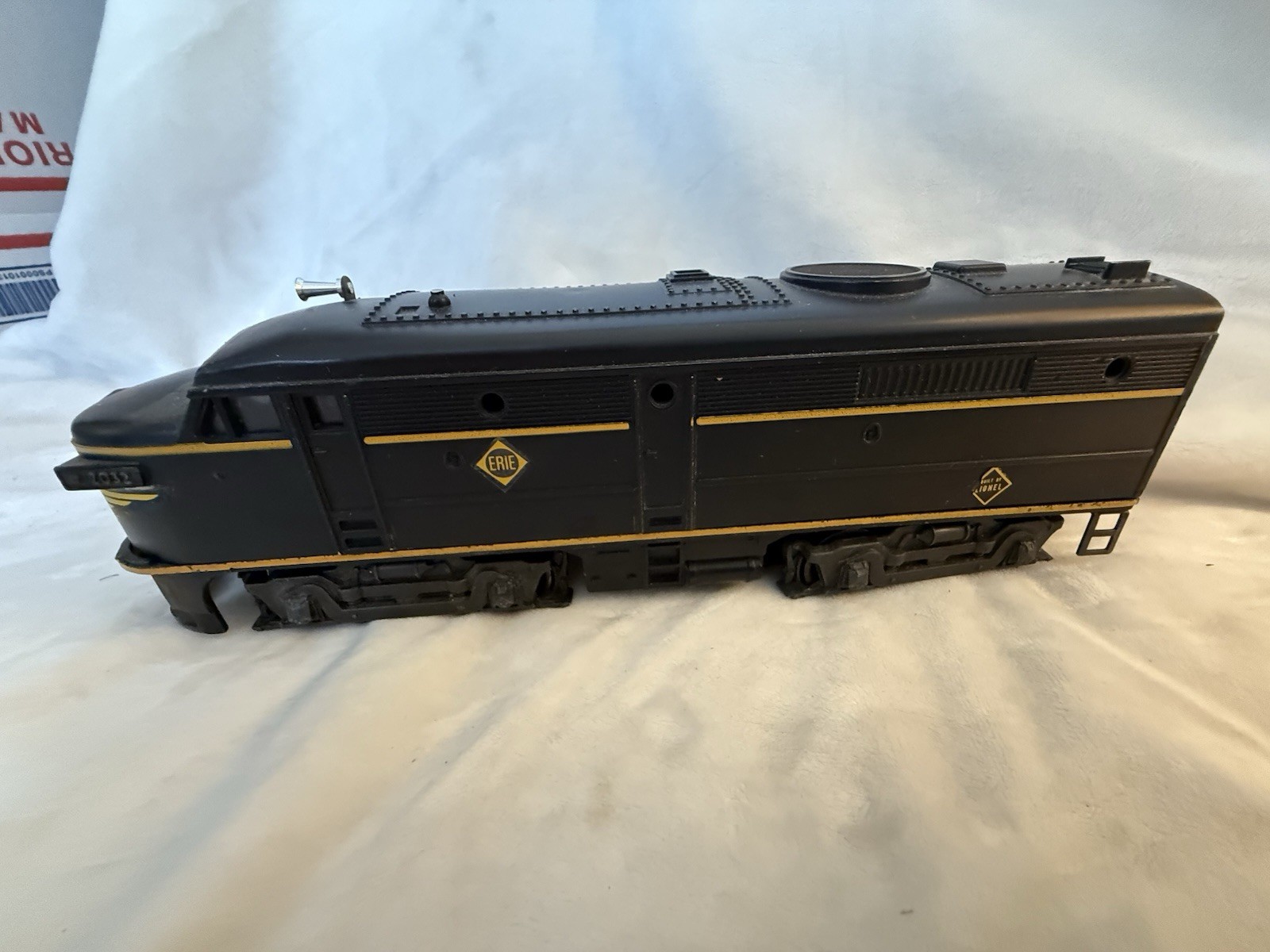 Lionel Postwar O Gauge 2032 Erie Alco AA Twin Diesel Locomotive Set w/ Original