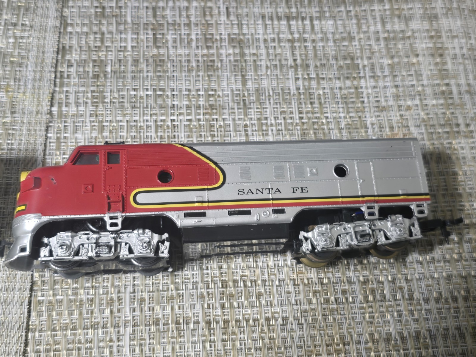 Vintage Santa Fe Warbonnet Train Set 2 Diesel Locomotives +Roco Made in Austria