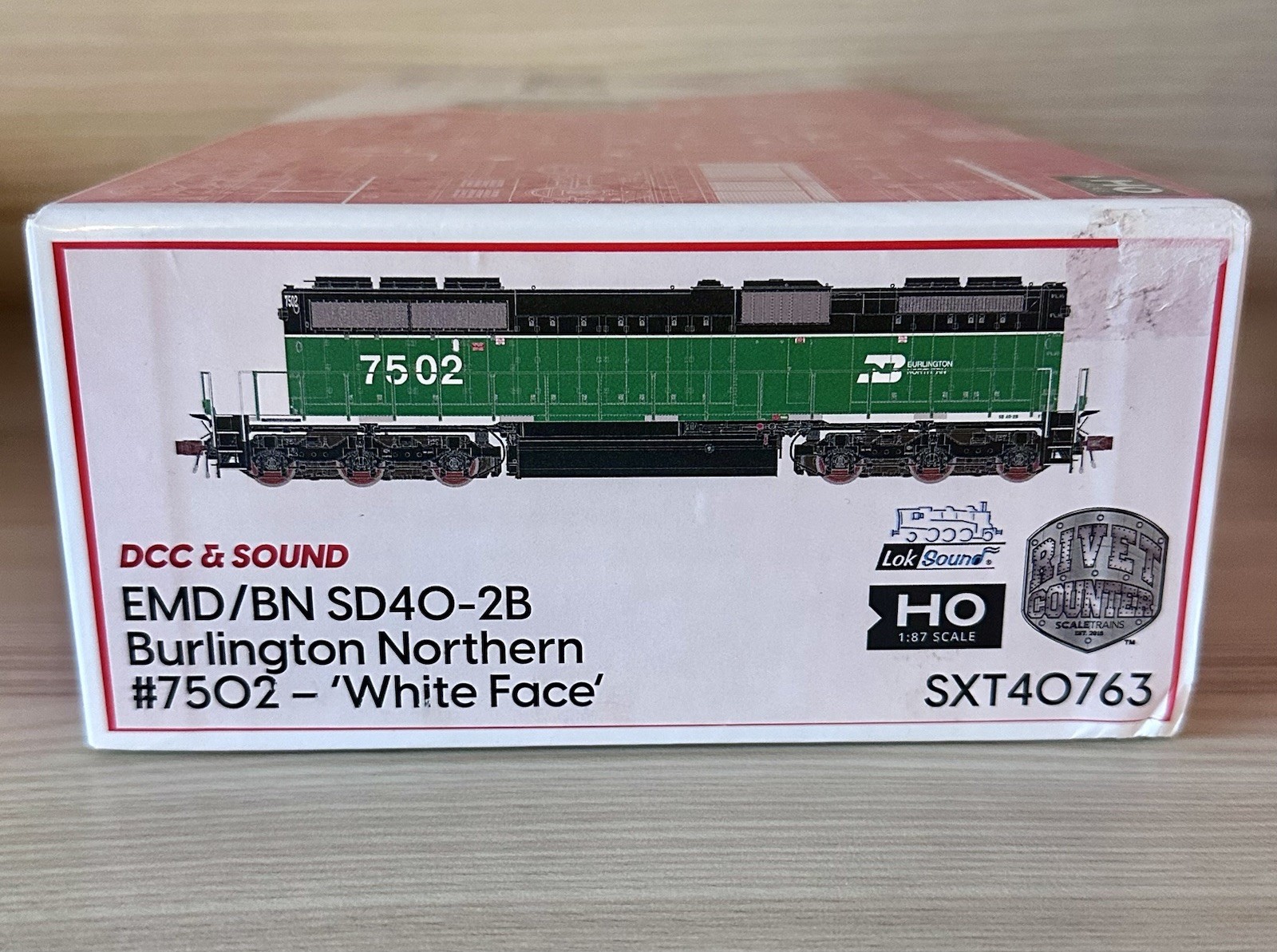 ScaleTrains HO EMD SD40-2B Burlington Northern #7502 DCC & Sound NEW