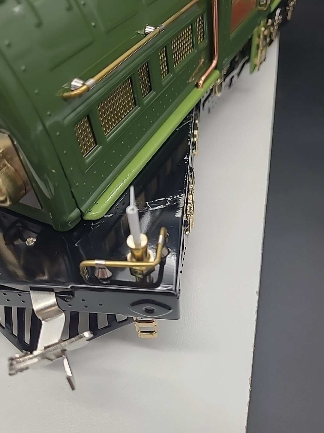 Lionel 6-13102 Standard Gauge Classics 381E Locomotive Two tone green