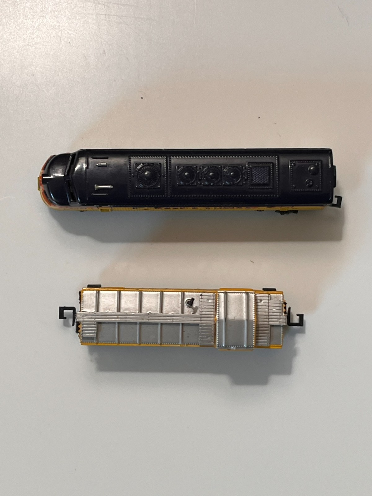 Bachmann N Scale EMD F9 Diesel Locomotive w/Caboose Chessie System #4656
