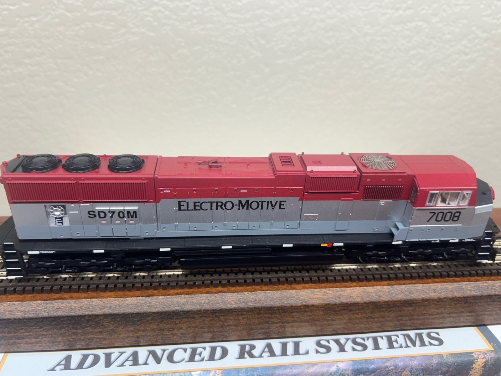 EMD LEASING #1 – SD70M DEISEL LOCO – DC/DCC Ready – HO Scale -“GENESIS” NEW OOP