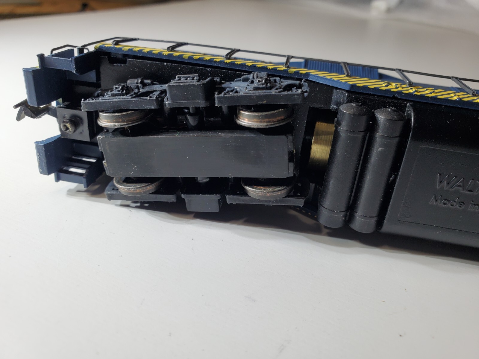 ho Walthers Florida East Coast #654 GP9M Diesel Loco-w/Light-Refurb-DC-Runs Good