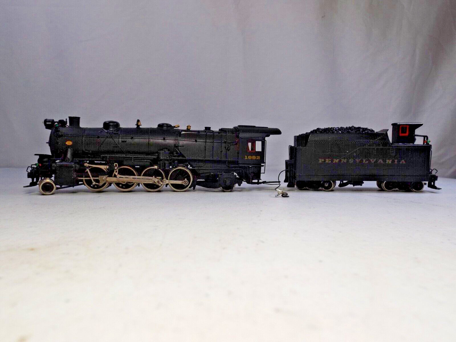HO United Brass 2-8-2 steam engine in original box (lot BB234)