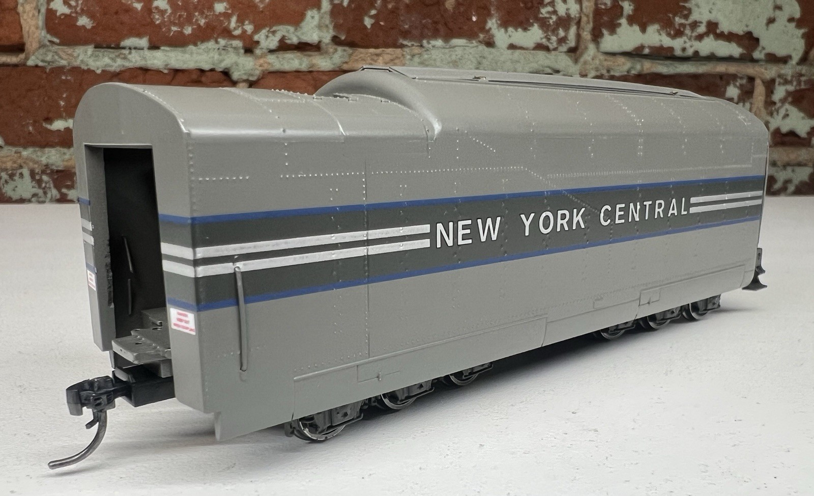 MTH #80-3233-1 HO Scale 4-6-4 Dreyfuss Steam Engine NYC #5446 DCC PS3