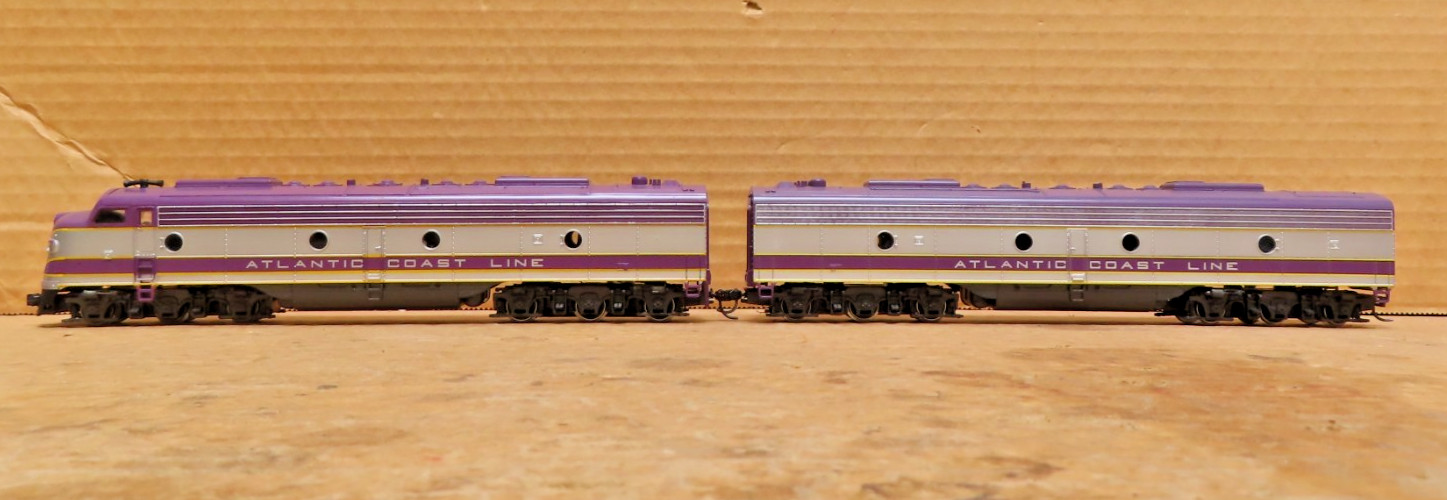 IHC EMD E8A/B-Unit Diesel Set Atlantis Coastline Ho Scale