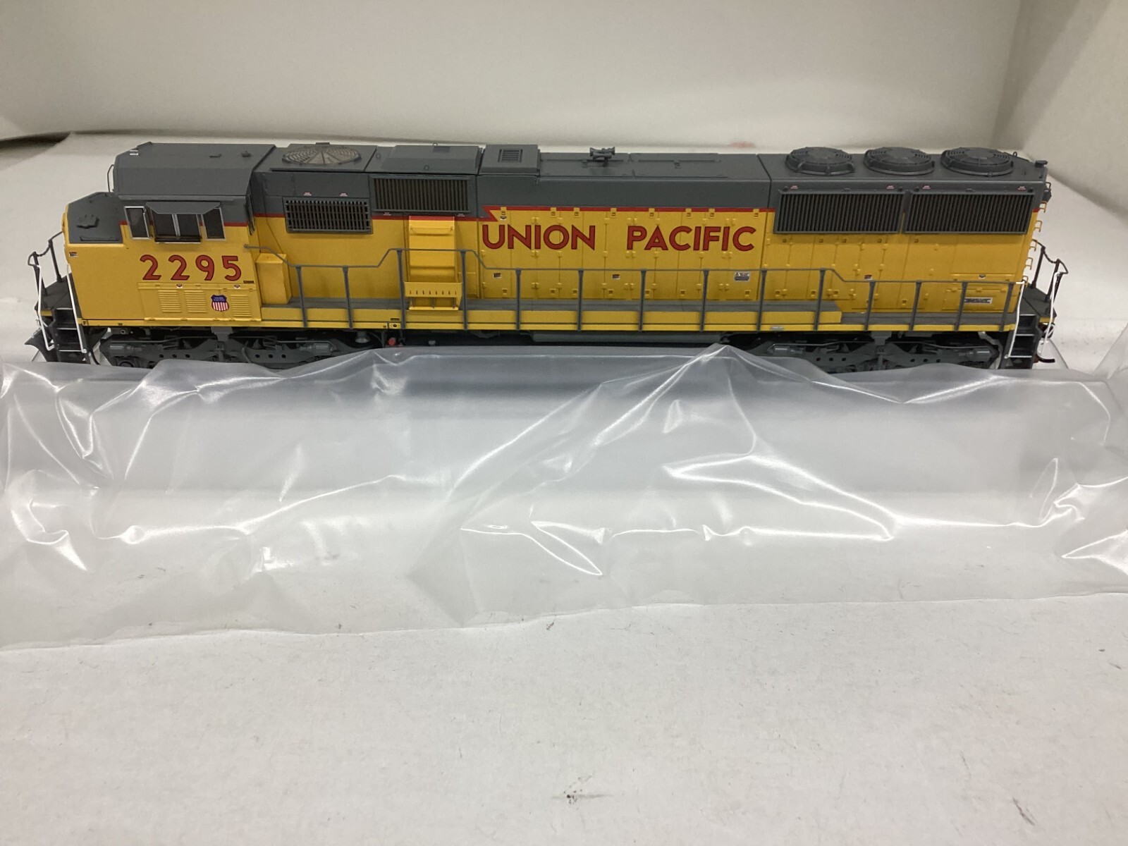 Athearn Genesis #G75618 HO scale “UP” SD60M with DCC & Sound Rd. #2295