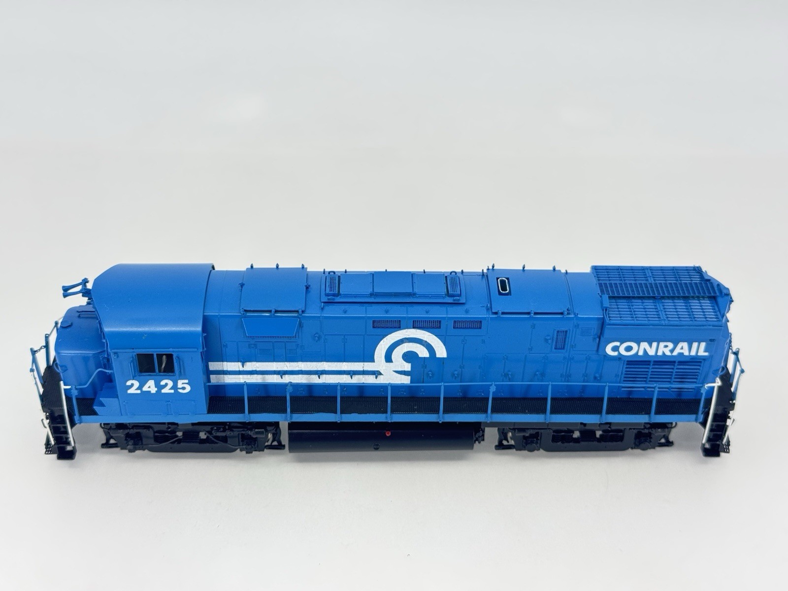 HO Scale Overland Models OMI 1925 Conrail Alco C425 Diesel Locomotive CR #2425