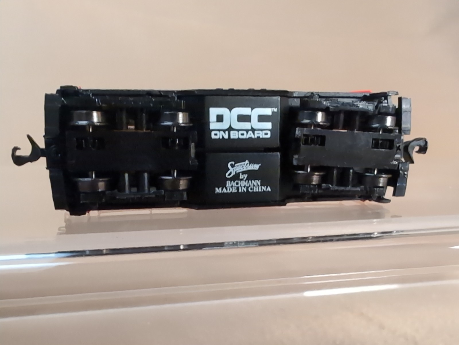 Bachmann Spectrum N Scale 81855 GE 44 Ton Diesel Switcher New Haven #0818 DCC…