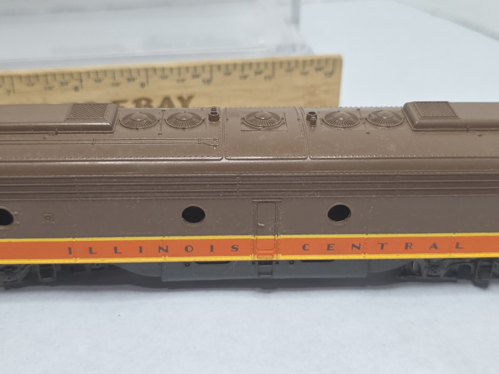 As Is Rivarossi Illinois Central Dummy GM E8 Diesel Loco Observation Car Read De