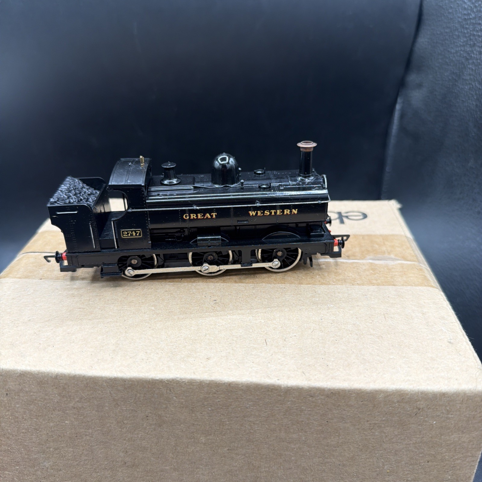 Hornby OO Scale Black R158 0-6-0 Great Western 2747 Steam Locomotive
