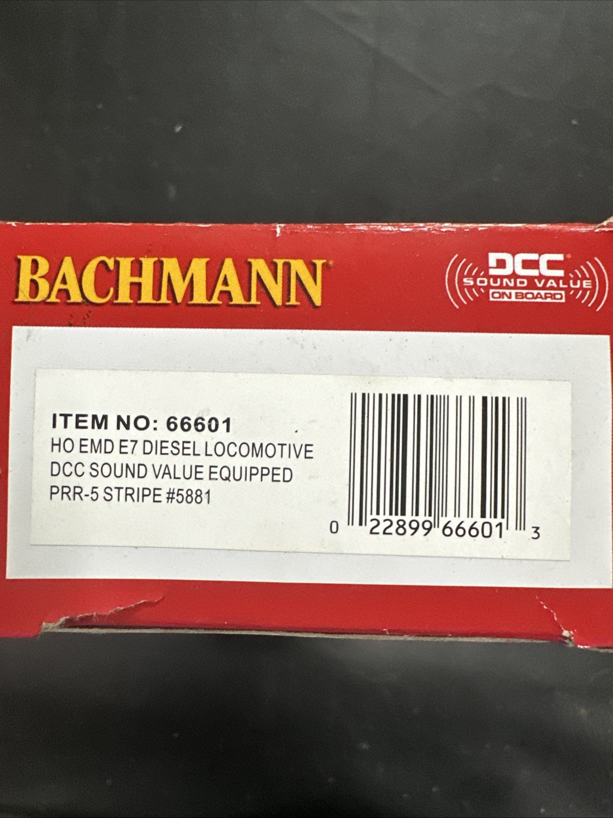 66601 Locomotive Diesel sonorisée PENNSYLVANIA – TUSCAN 5 STRIPE E7-A DC HO 1/87