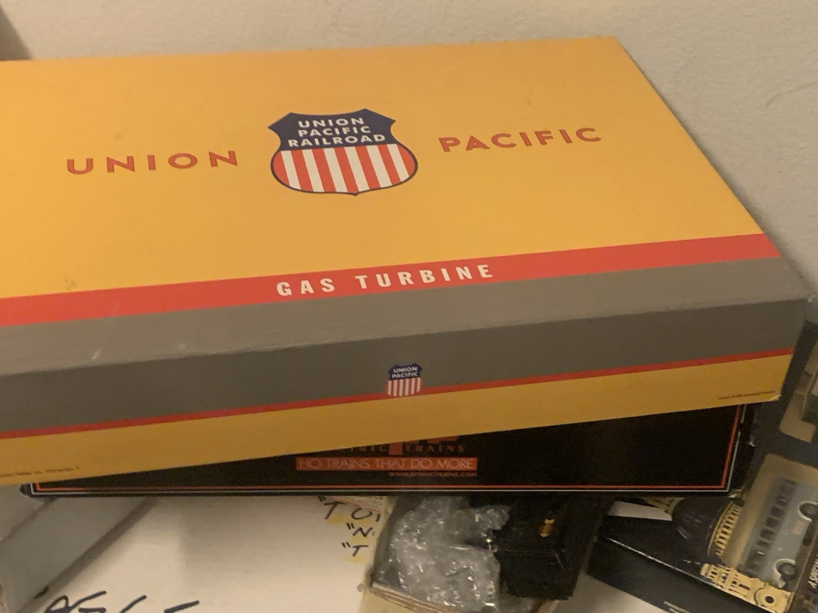 HO Scale UNION PACIFIC Veranda Gas Turbine Locomotive & Tender Model 88668 #71