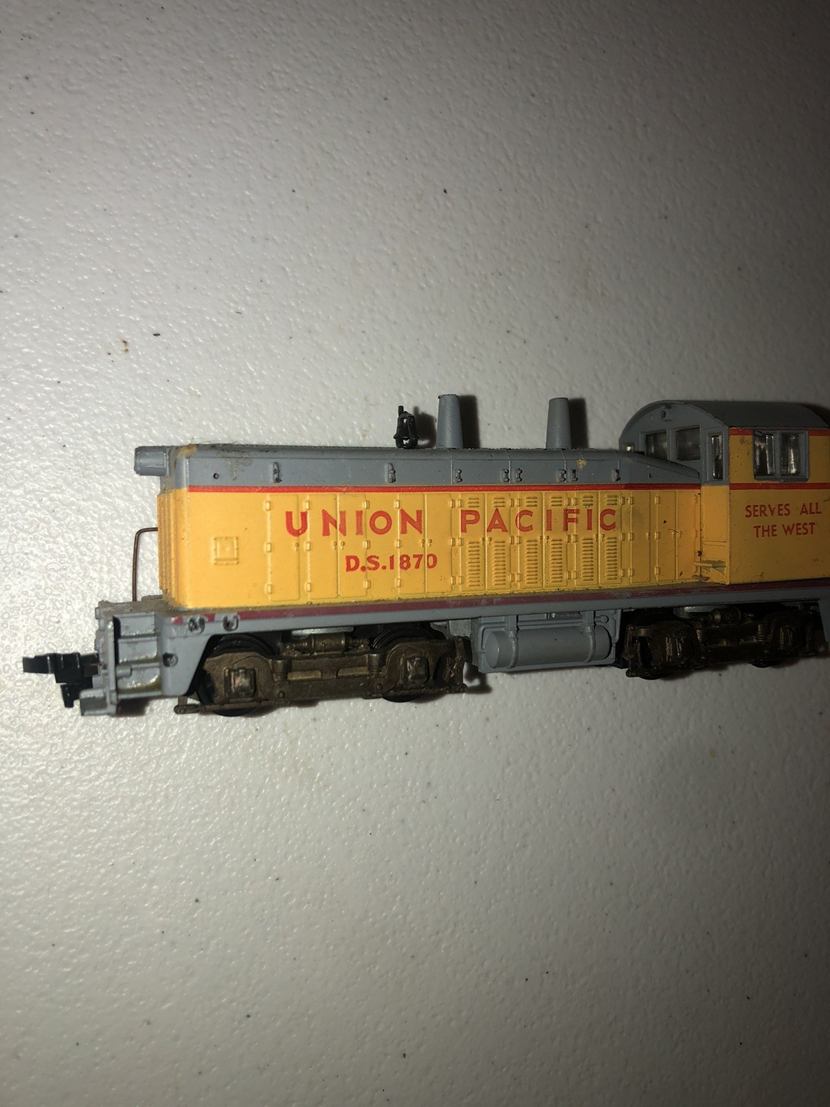 ATHEARN SW7 EMD 1500 SWITCHER UNION PACIFIC D.S.1870 LOCOMOTIVE runs