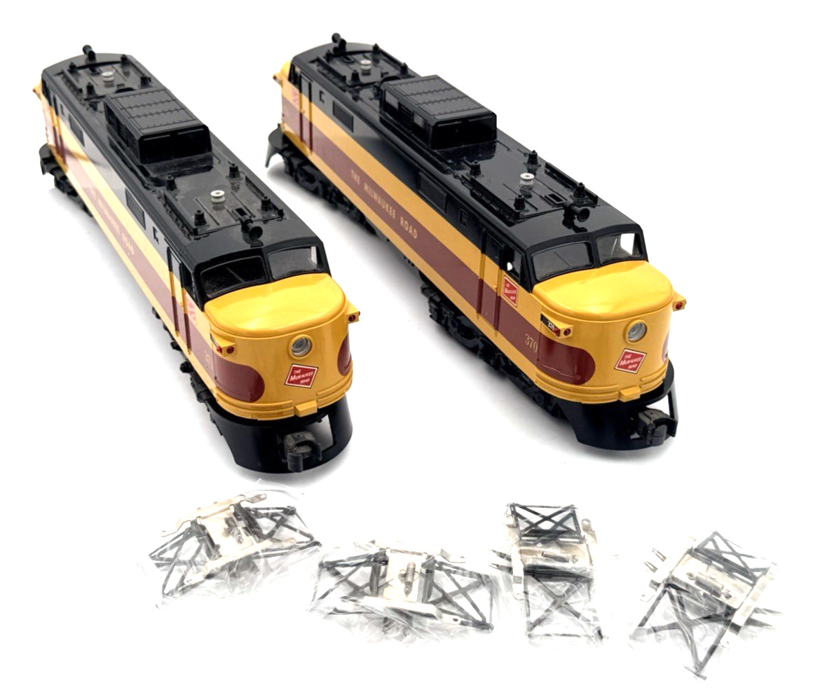 Williams Milwaukee Rd EP5 Power & Dummy Electric Locomotives Boxed 370 & 371