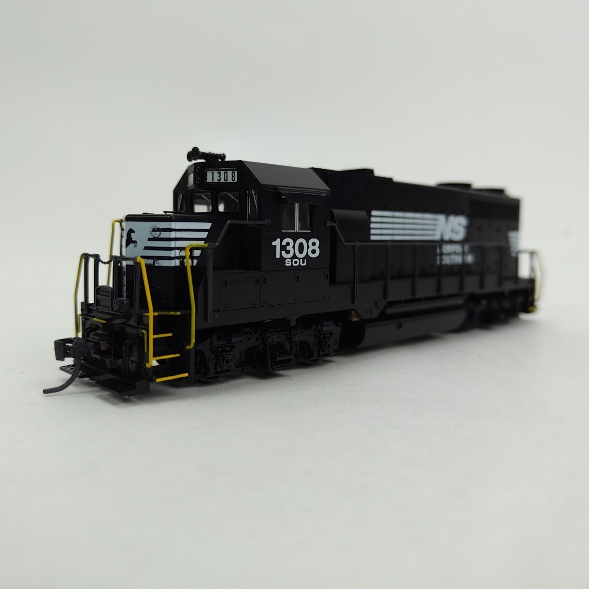 KATO HO Scale EMD GP35 Phase 1a Norfolk Southern #1308 W/O DB Locomotive 37-034