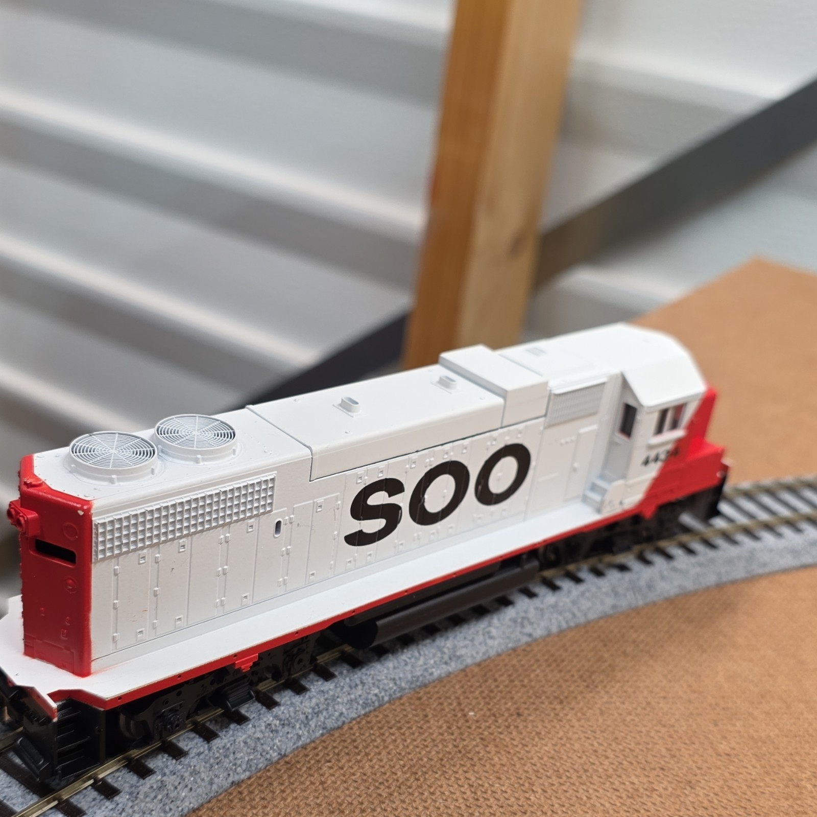 Athearn HO EMD GP38-2 Soo Line 4434 Diesel Locomotive DC Analog 4609