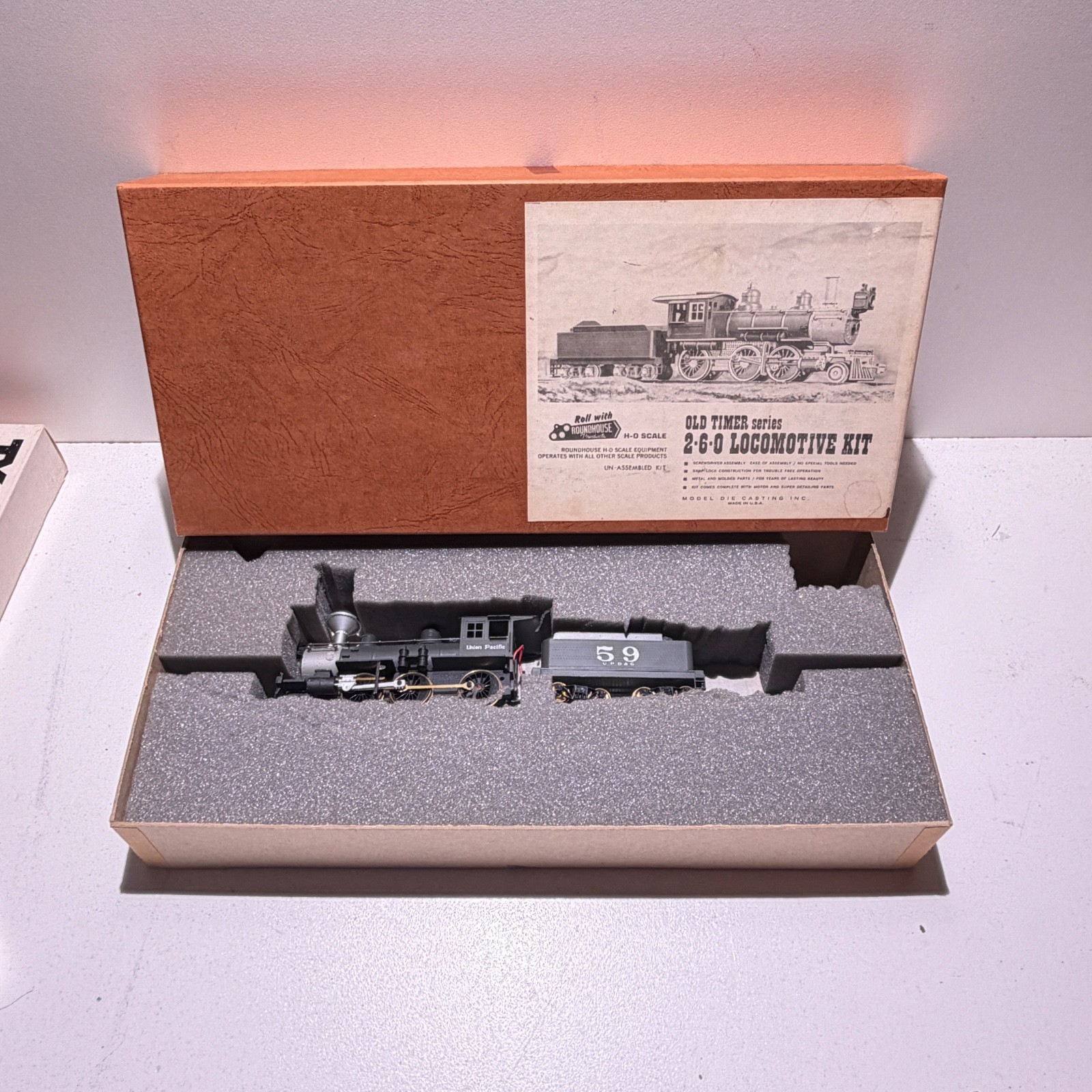 Roundhouse MDC #304 HO Scale Union Pacific 2-6-0 Locomotive Built Runs Boxed