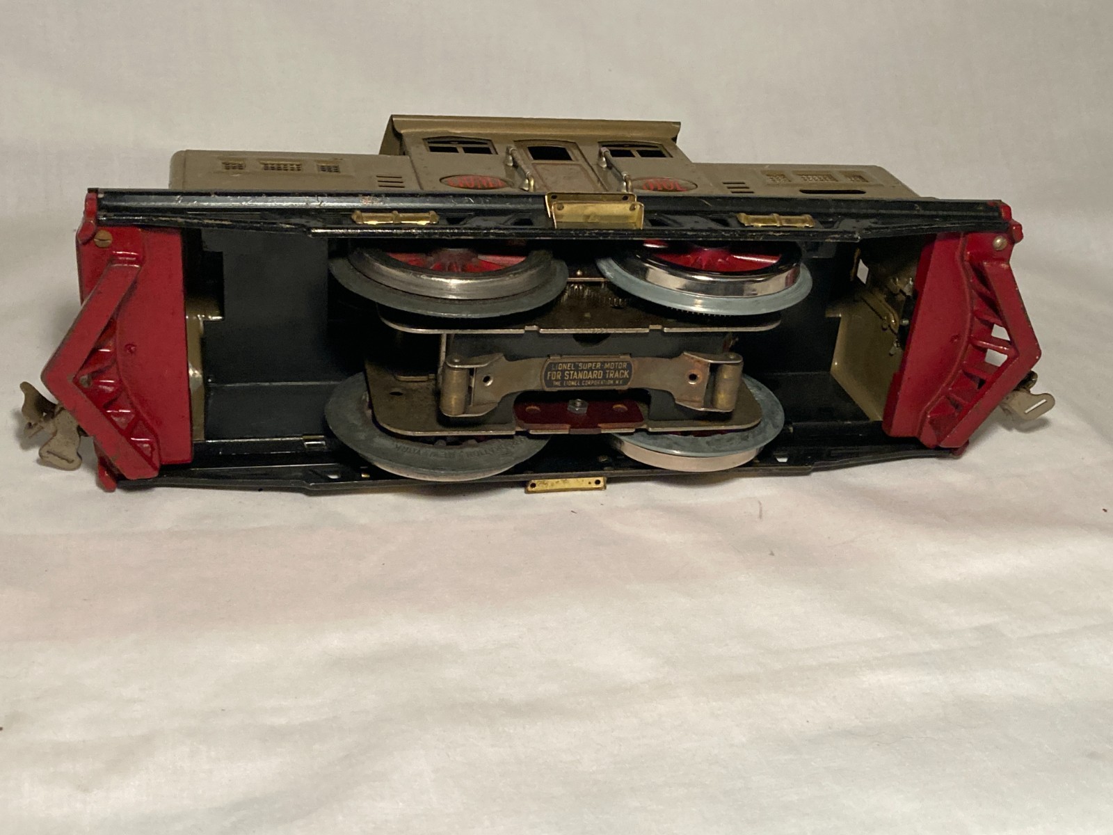 1920s Prewar Lionel 318E Electric Motor Engine with 309, 310 & 312 Train Cars