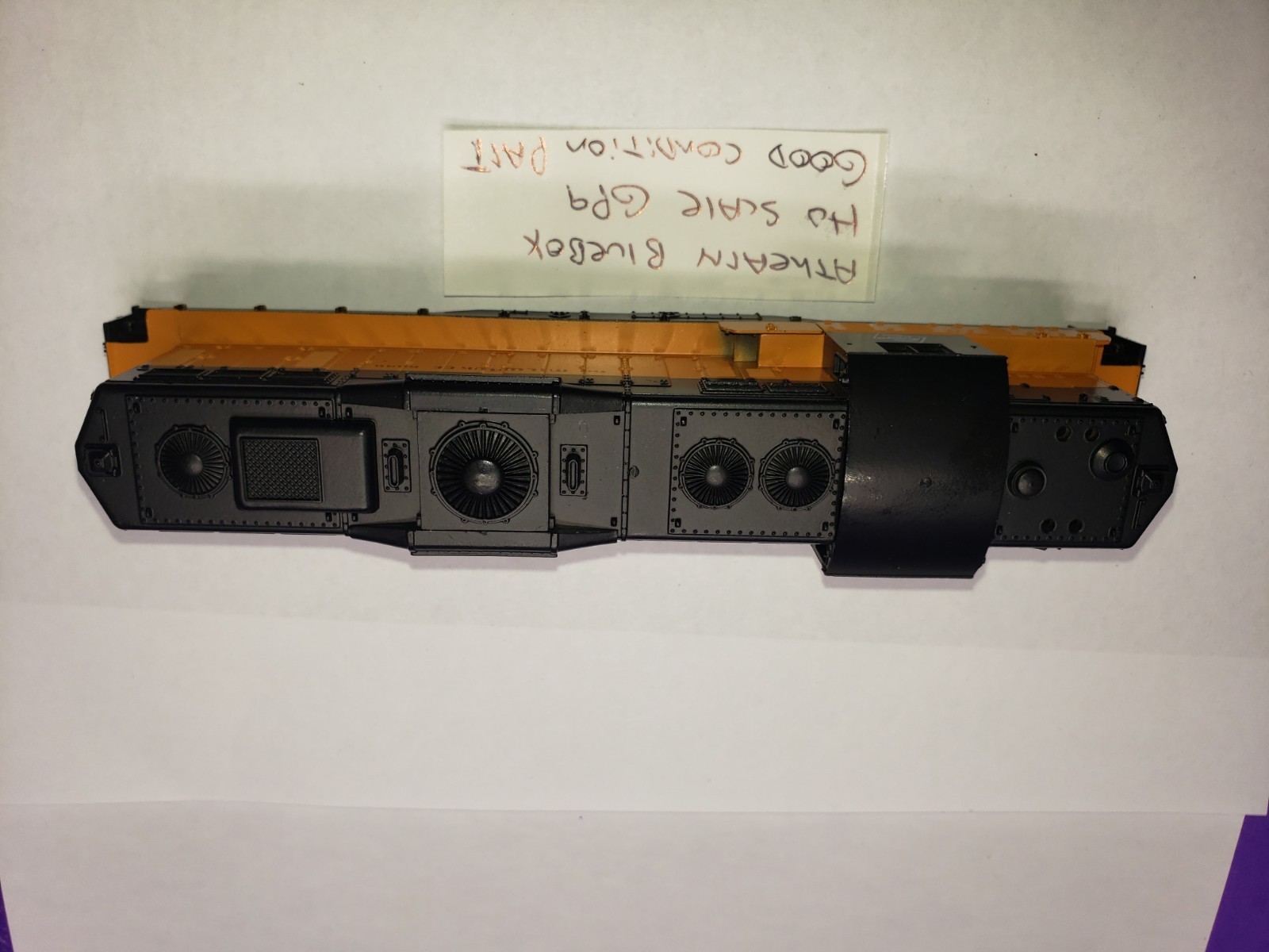 GP9 SHELL ONLY ATHEARN BLUE BOX 30590 HO SCALE Milwaukee Road Body