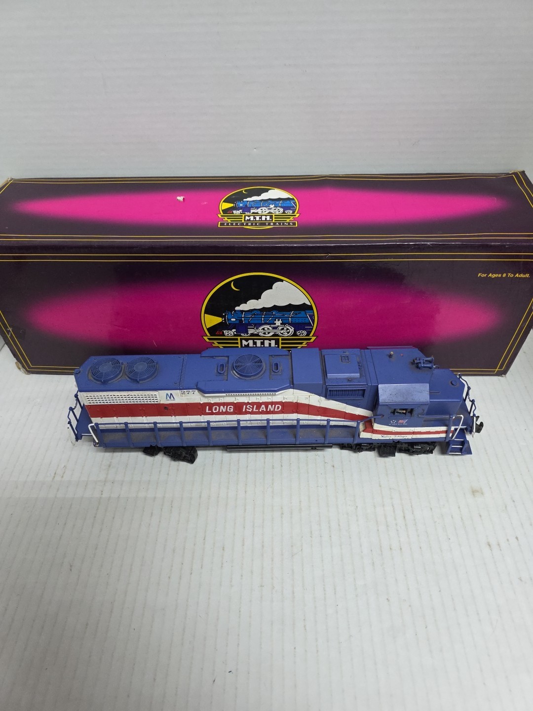 MTH Premier 20-2226-1 Long Island RR #269 GP38-2 Diesel Engine Not Tested (A5)