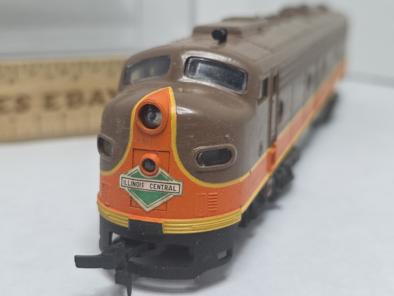 As Is Rivarossi Illinois Central Dummy GM E8 Diesel Loco Observation Car Read De