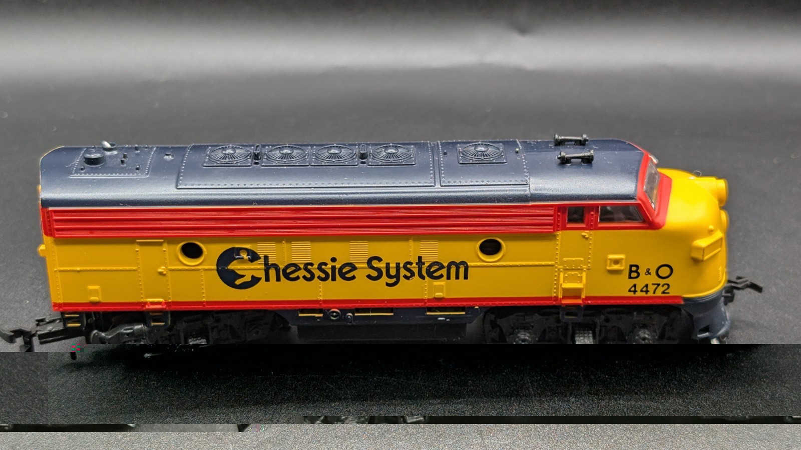 HO Scale Life Like F7-A Chessie System B&O Powered Diesel Locomotive 4472