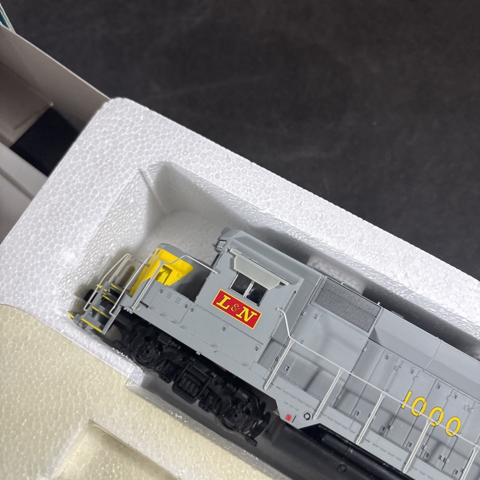 PROTO 2000 HO SCALE LOCOMOTIVE GP30 ASSEMBLED WORKING LN 21525 L&N 1000 DCC
