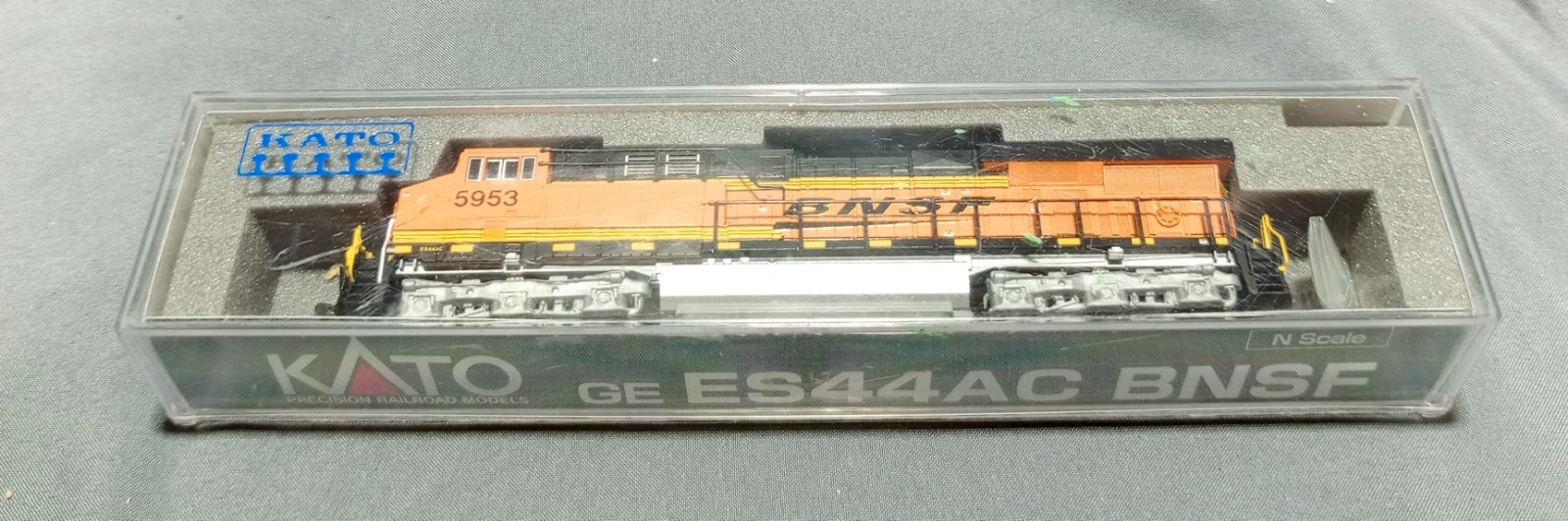Kato GE ES44AC BNSF Precision Railroad Model