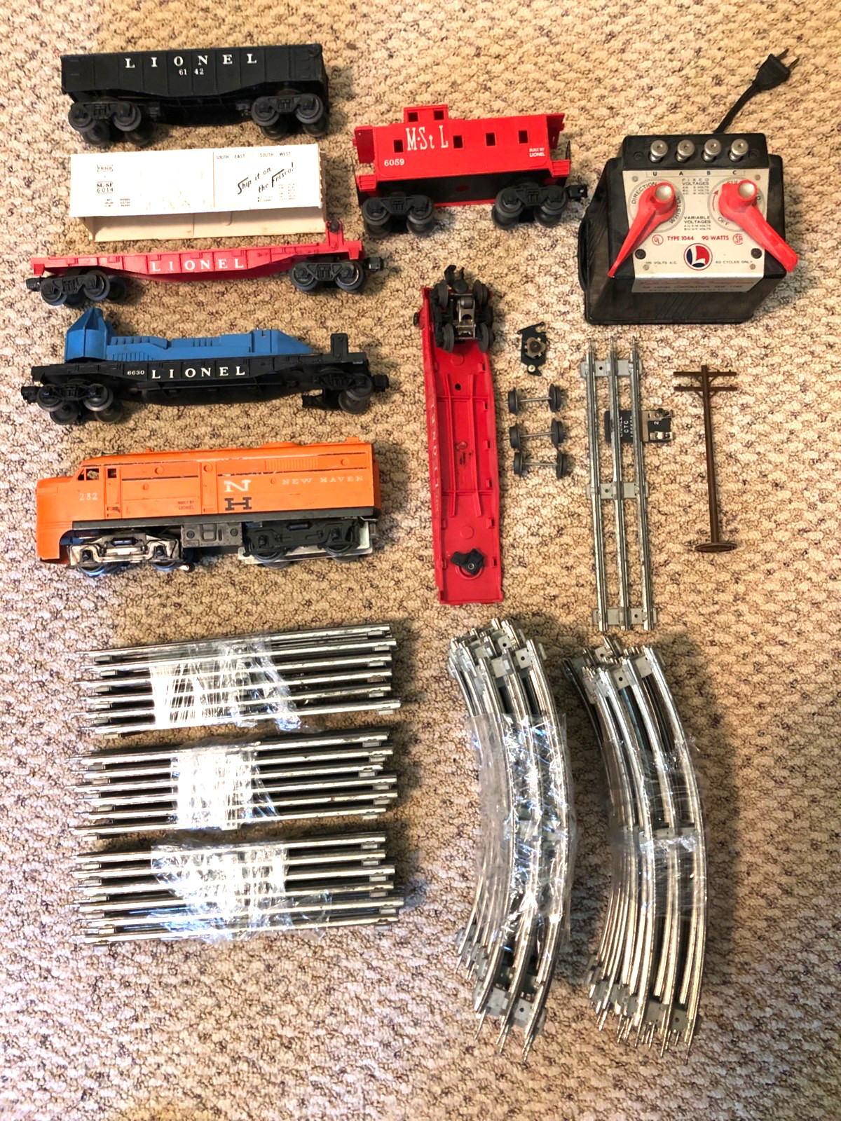 LIONEL 232 New Haven A Alco Diesel 1962 SET, transformer, caboose,track,post-war