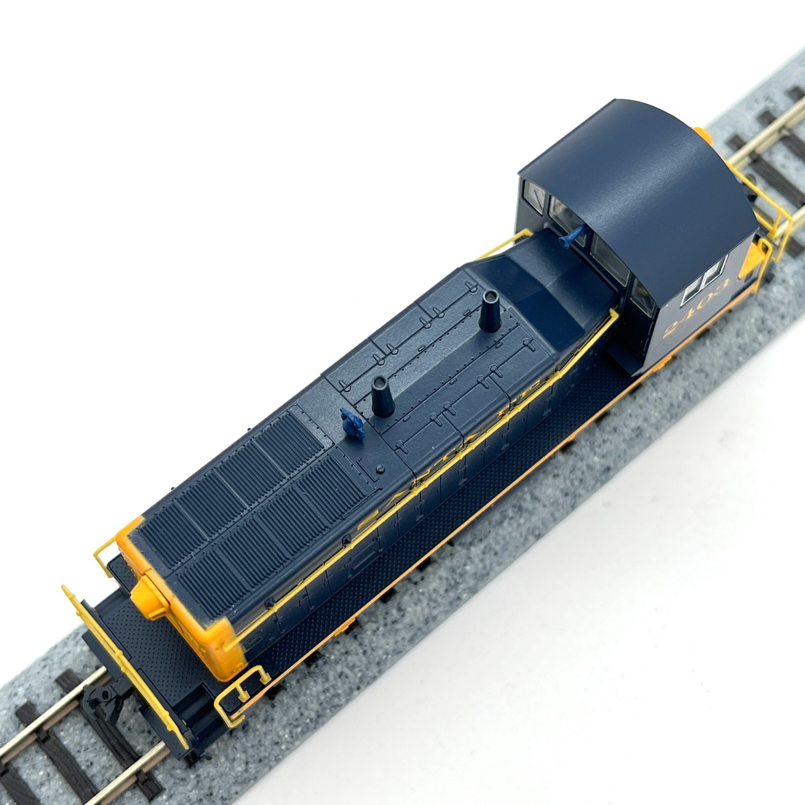 Kato N Scale 176-4365 Santa Fe EMD NW2 Diesel Switcher ATSF 2403 with DCC