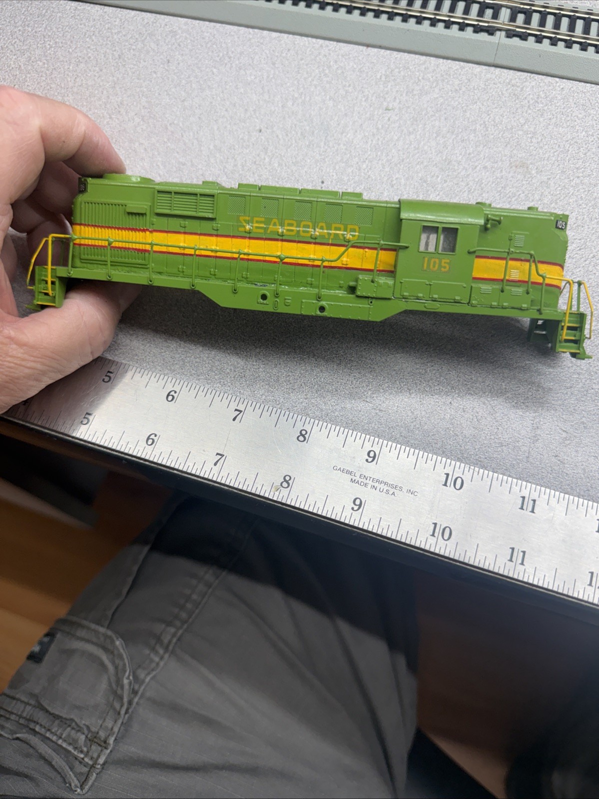 Athearn RS11 ALCO AIR TANKS FILLED IN ON FRAME this One Has Me Stumped Ho look