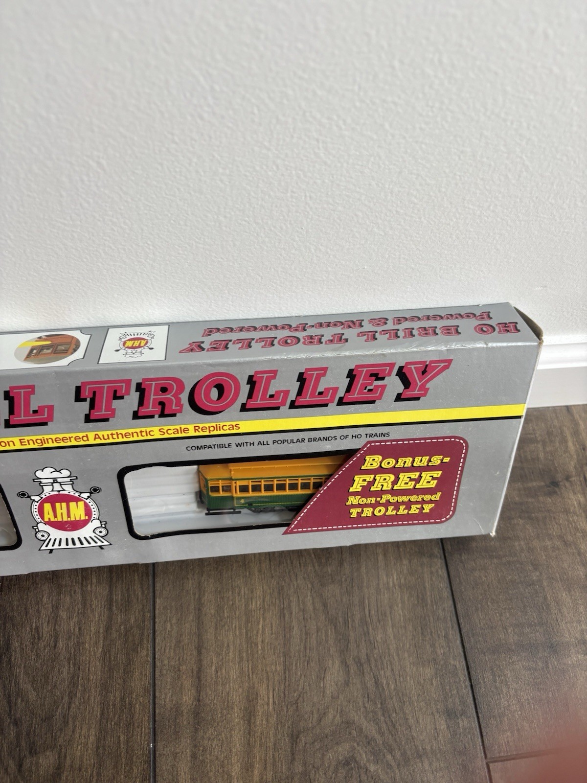 AHM, HO Scale 16951 PTC Power & Dummy Non-powered Trolley’s Set New In Box