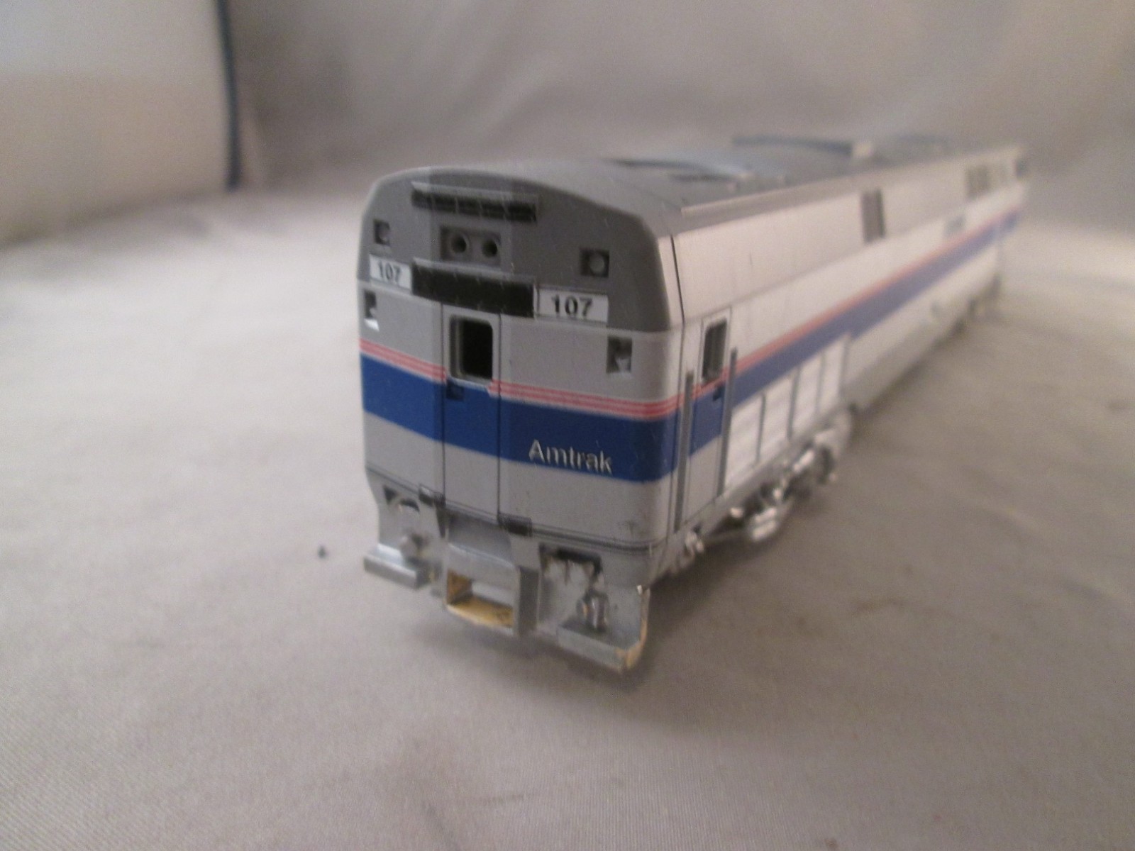 HO Scale Amtrak Northeast Corridor Deisel Powered Locomotive #107 partial used