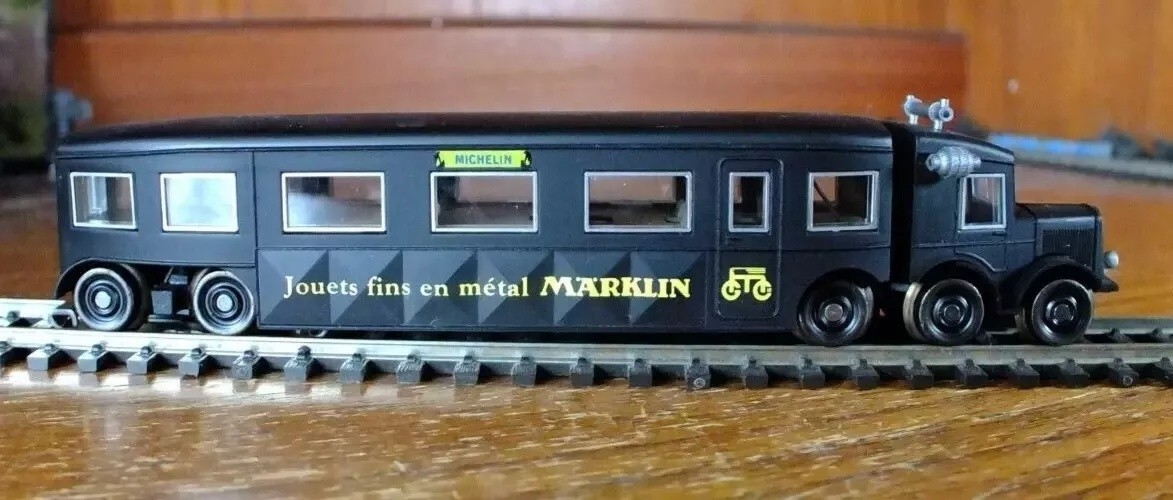 Marklin 3118 HO gauge Micheline Type 11 railcar in black livery