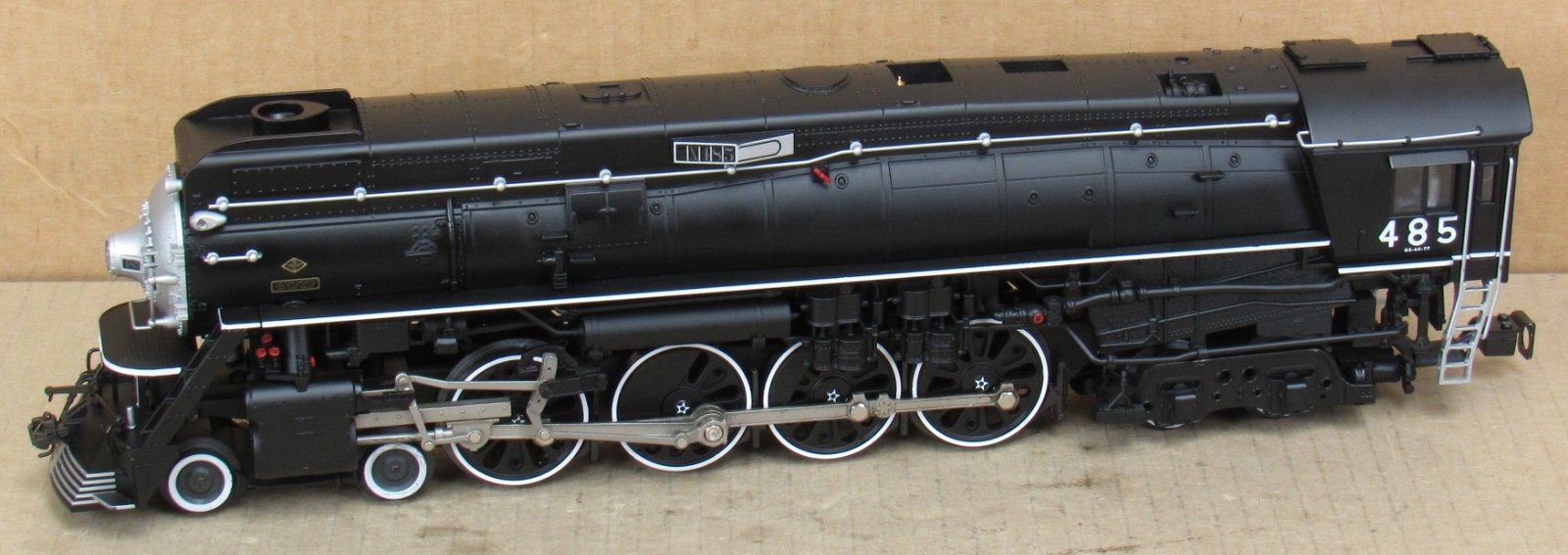 Lionel 38080 Western Pacific GS-6 4-8-4 Steam Engine w/TMCC/RS O-Gauge LNIB