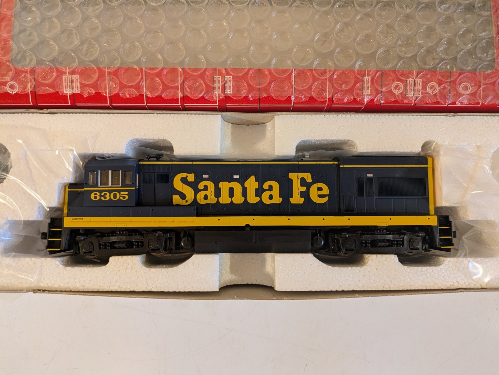 HO GE U23B Santa Fe DCC Ready NIB NOS # 8653