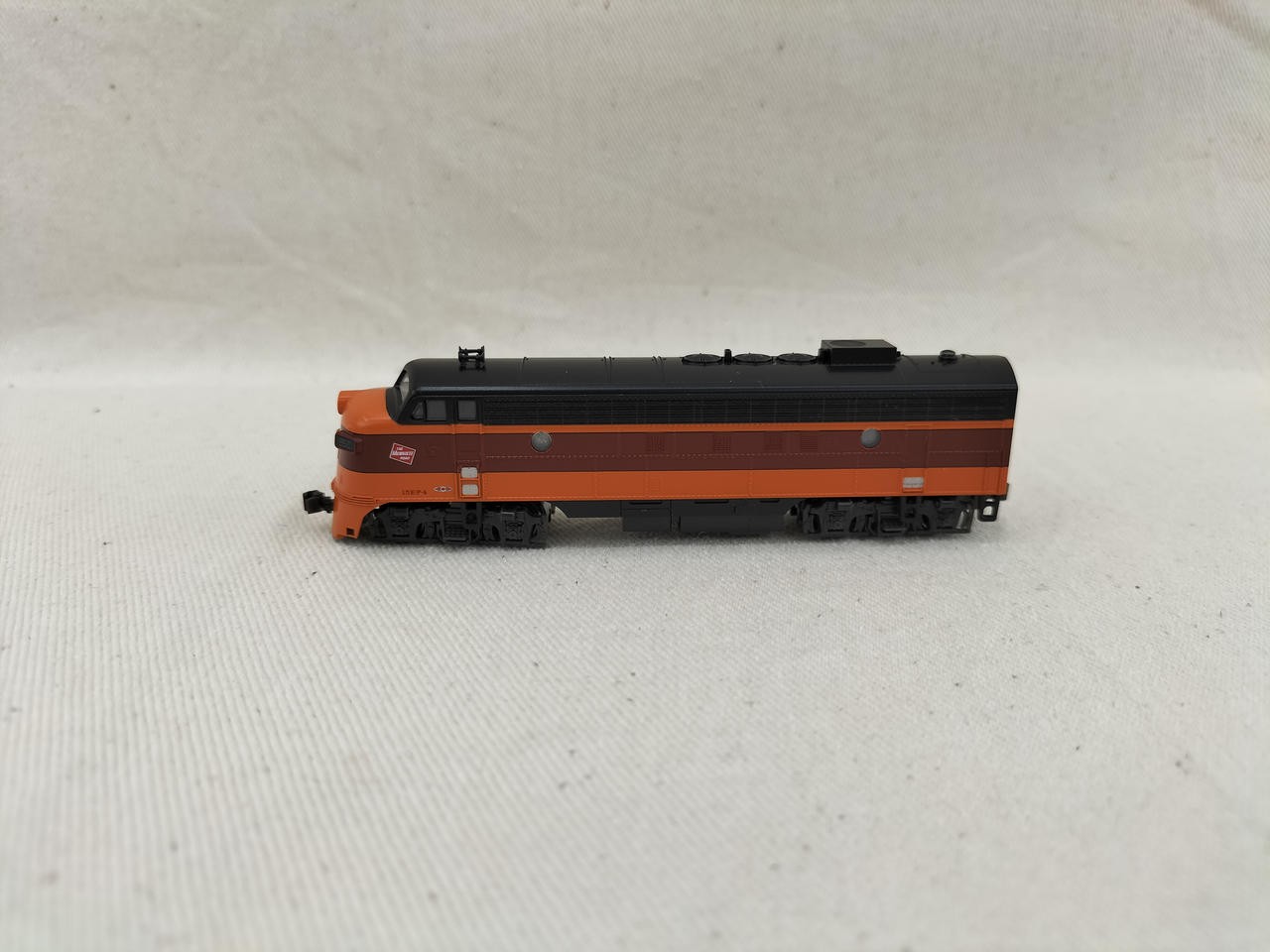 KATO 17711-3 EMD FP7A Milwaukee Road