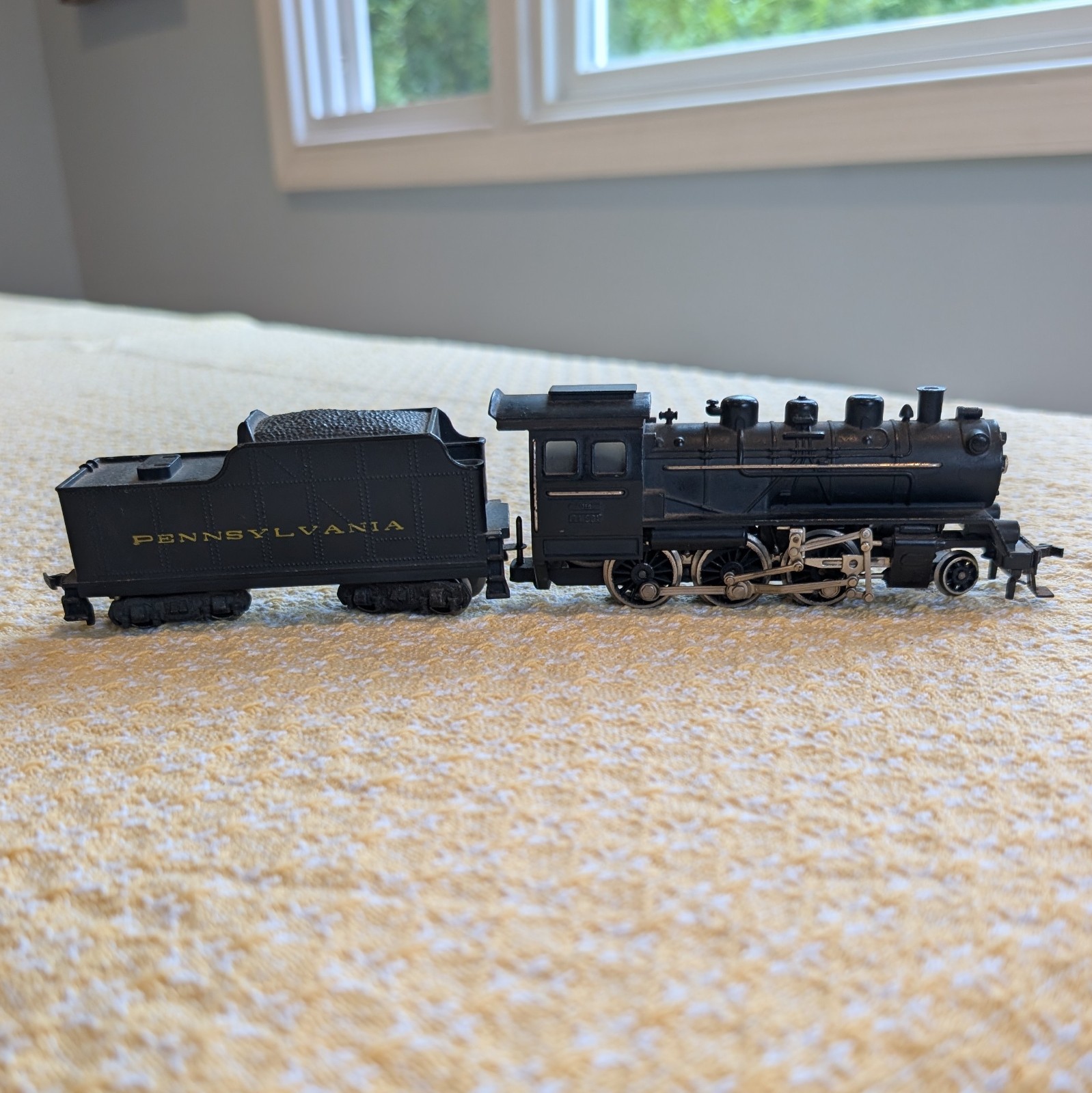Vintage Fleischmann HO Scale 1350 Pennsylvania 0-6-0 Locomotive & Tender WORKS