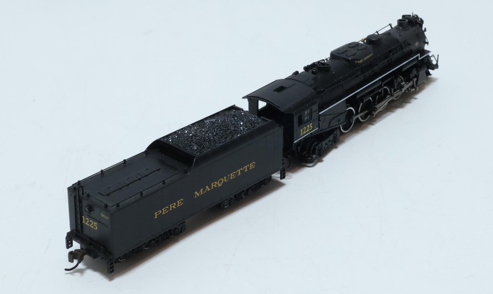 Bachmann Pere Marquette #1225 2-8-4 Locomotive & Tender N Scale