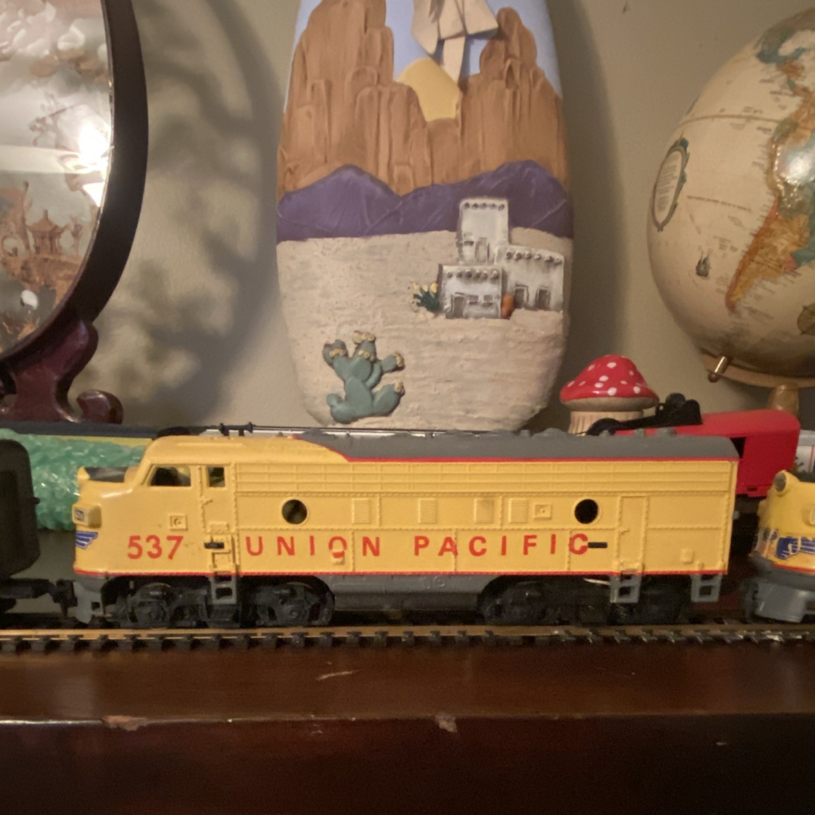 Union Pacific Diesel Locomotive HO Scale 537 Model Railroad Yellow Red Gray